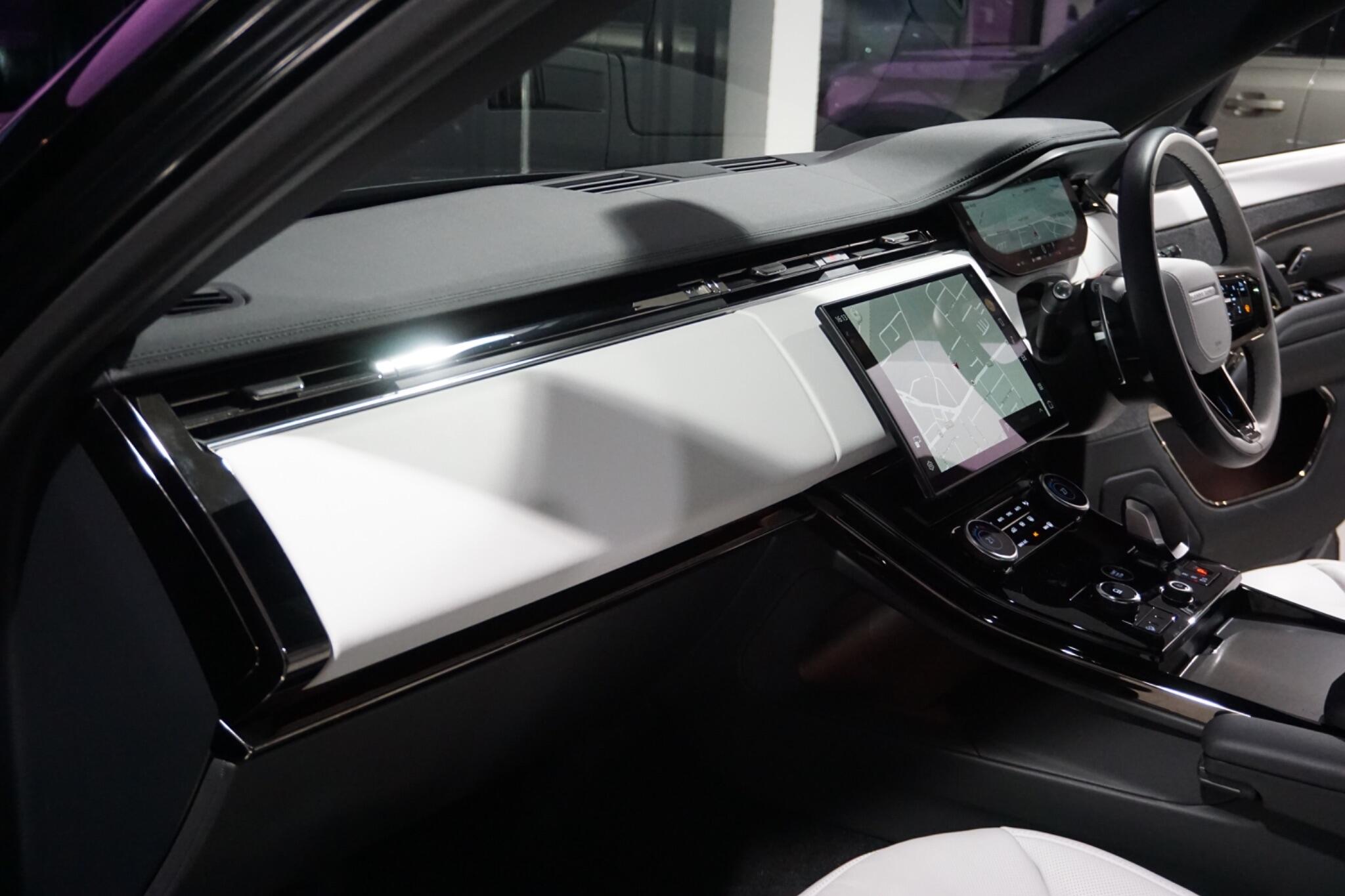 Land Rover Range Rover Sport 3.0 D300 MHEV Dynamic SE SUV 5dr Diesel Auto 4WD Euro 6 (s/s) (300 ps)